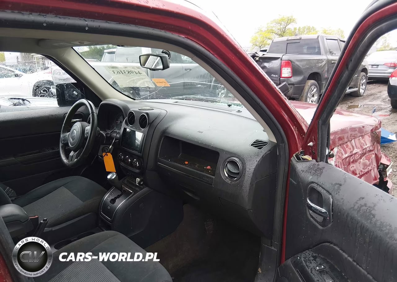 2017 Jeep Patriot Latitude 4X4 VIN:1C4NJRFB4HD174299 - 5