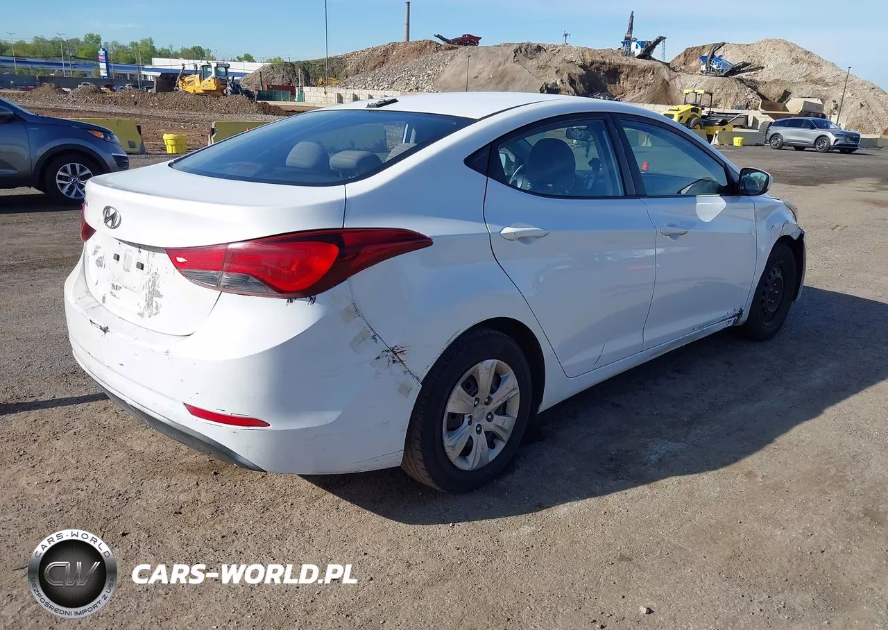 2016 Hyundai Elantra Se VIN:5NPDH4AE8GH692369 - 4