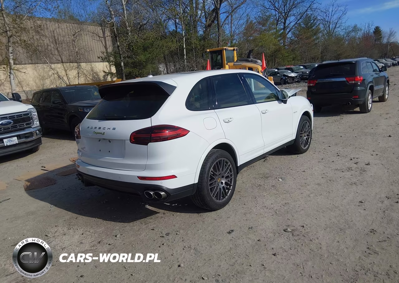 2017 Porsche Cayenne E-Hybrid S-S Platinum Edition VIN:WP1AE2A20HLA68373 - 4