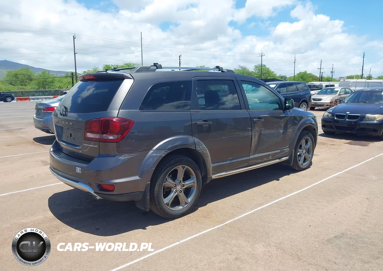 2017 Dodge Journey Crossroad Plus VIN:3C4PDCGG0HT554855 - 4