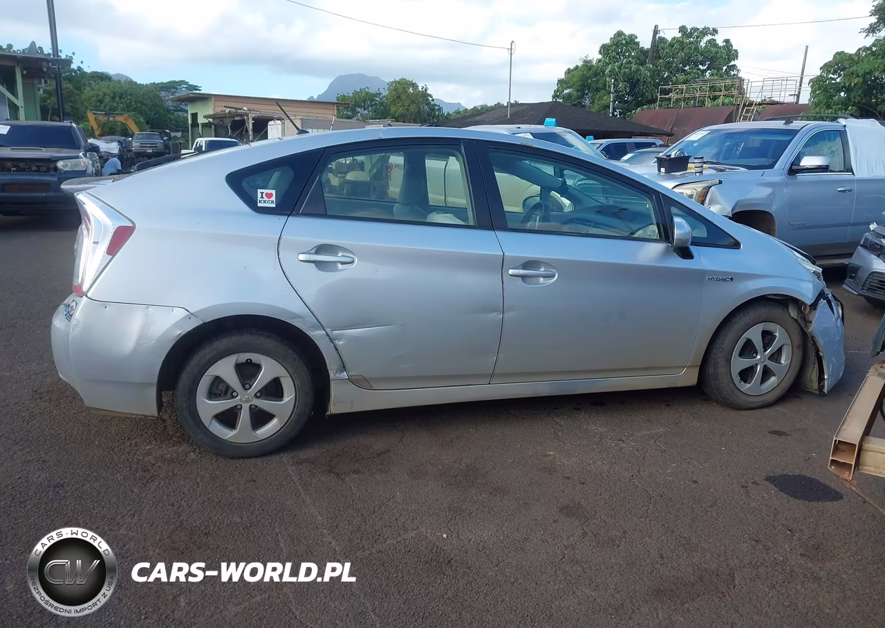 2014 Toyota Prius Two VIN:JTDKN3DU2E1781825 - 13