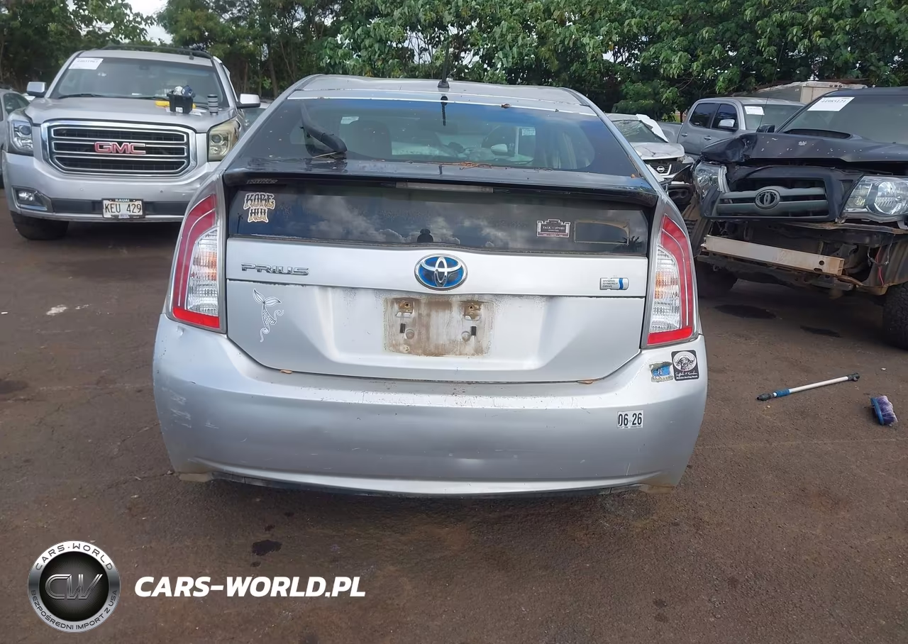 2014 Toyota Prius Two VIN:JTDKN3DU2E1781825 - 16