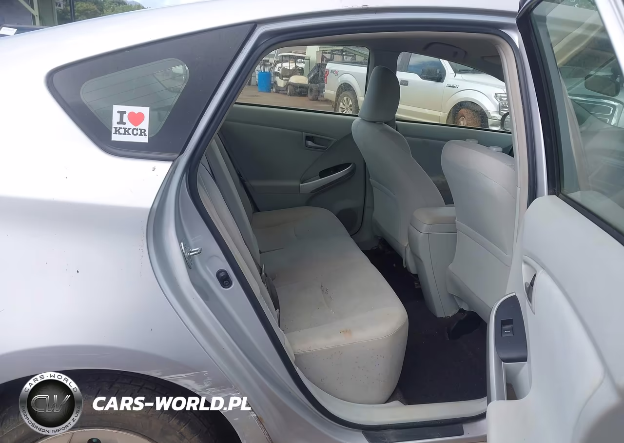 2014 Toyota Prius Two VIN:JTDKN3DU2E1781825 - 8
