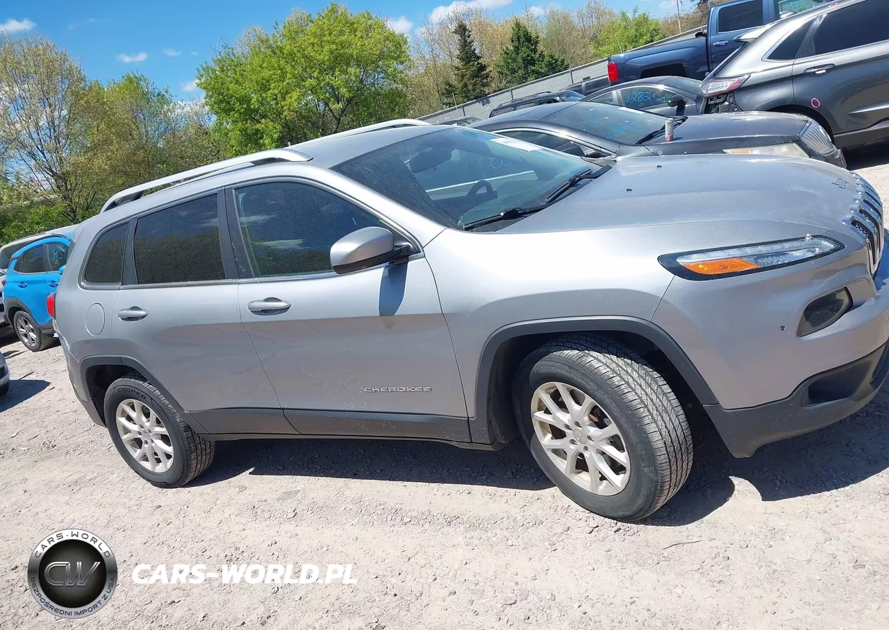 2015 Jeep Cherokee Latitude VIN:1C4PJMCS5FW605573 - 13