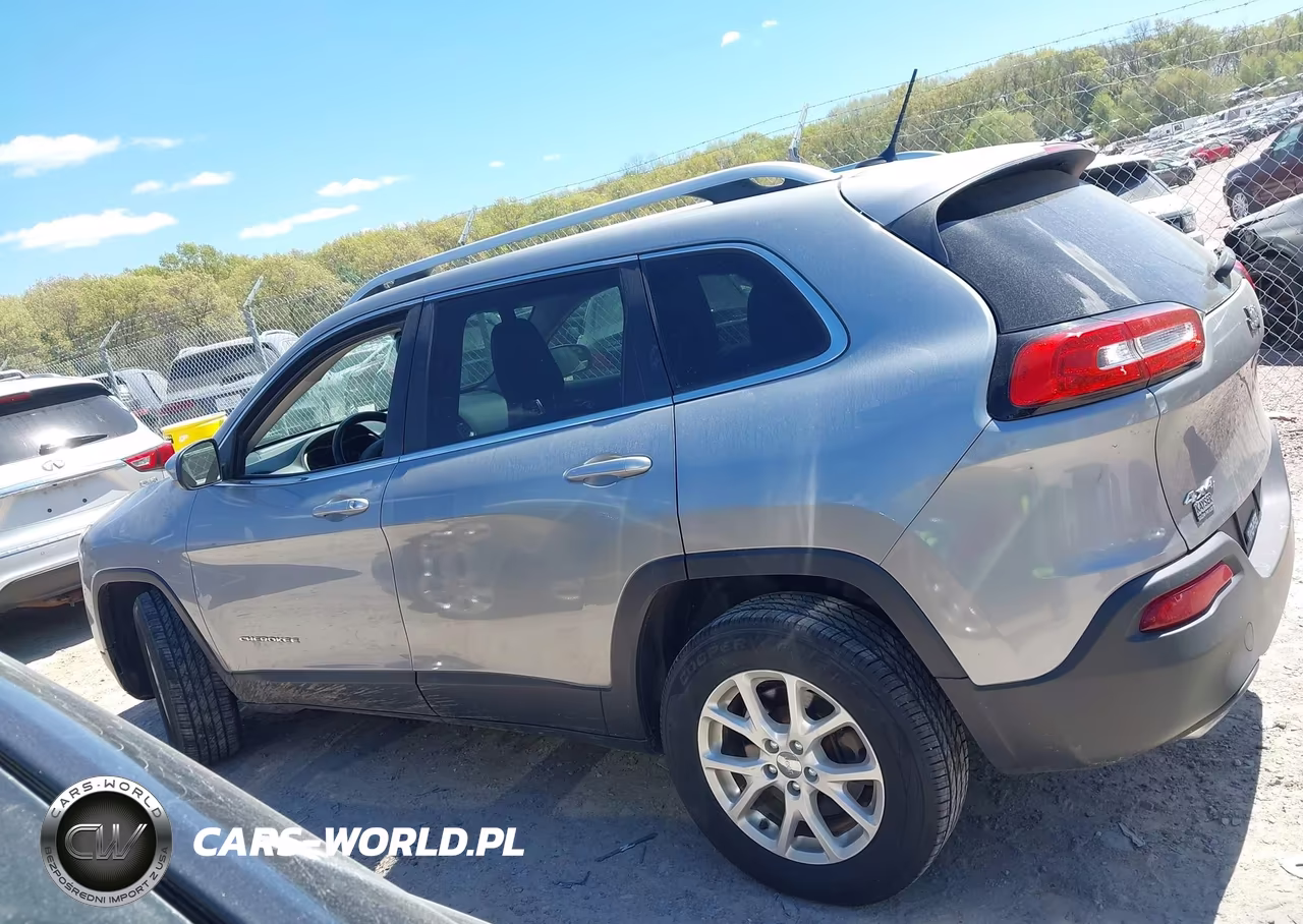 2015 Jeep Cherokee Latitude VIN:1C4PJMCS5FW605573 - 14