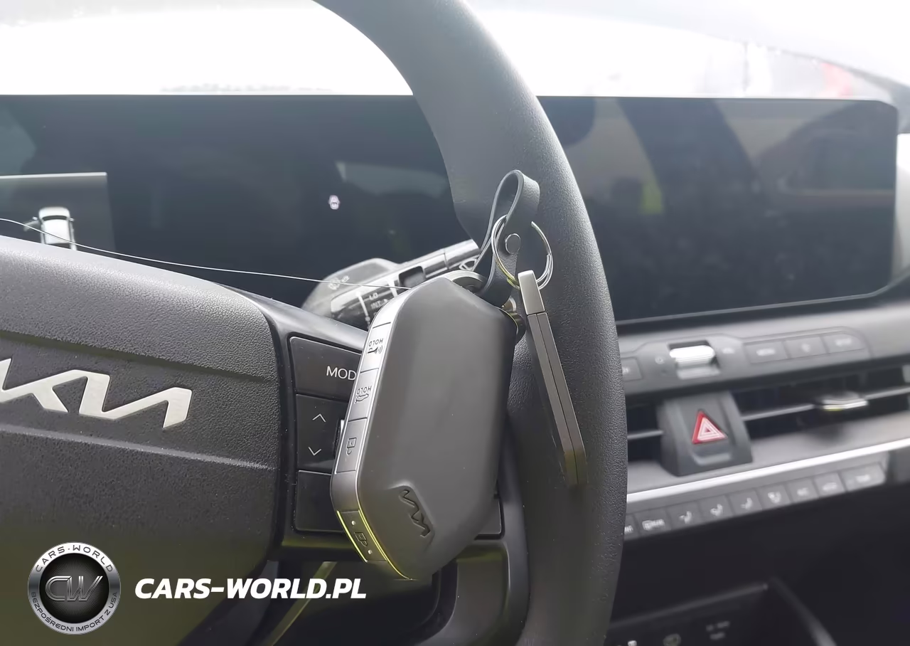 2025 Kia K4 Lxs VIN:3KPFT4DE3SE017979 - 11