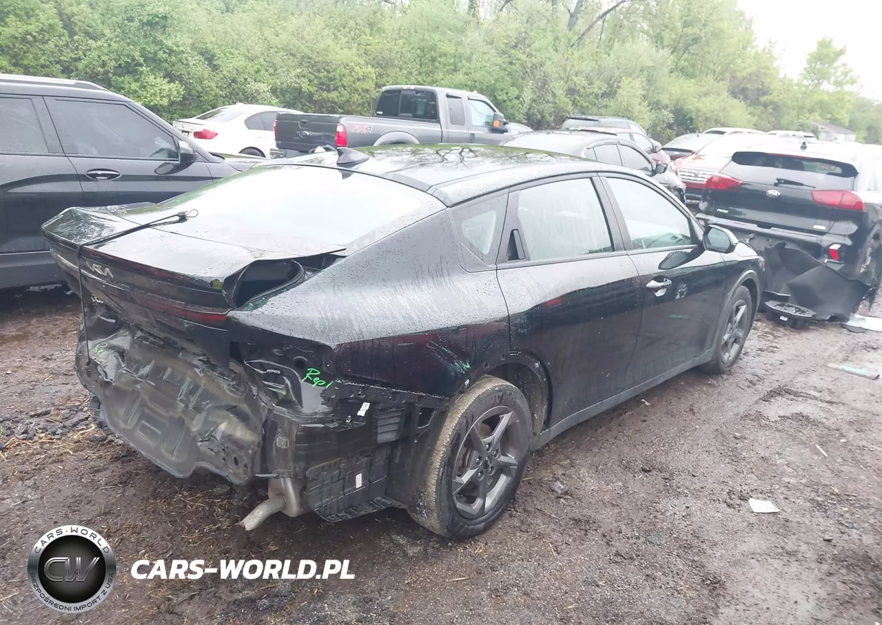 2025 Kia K4 Lxs VIN:3KPFT4DE3SE017979 - 4