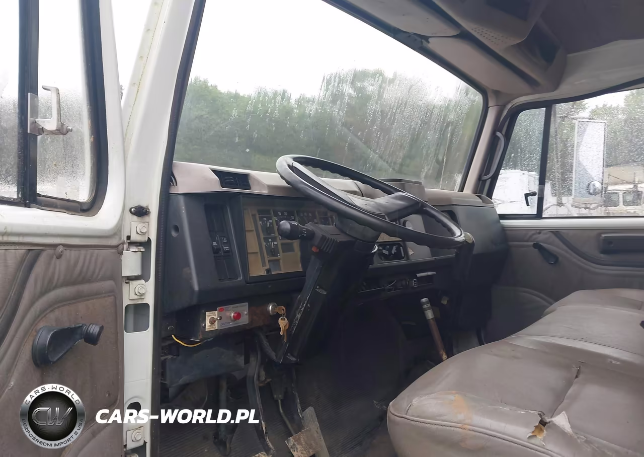 1999 International 4000 4700 VIN:1HTSCABP9XH697117 - 5