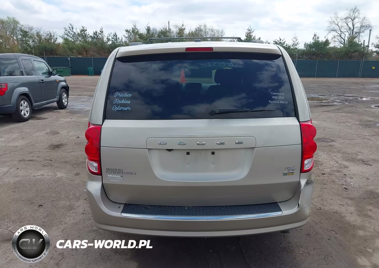 2016 Dodge Grand Caravan R-T VIN:2C4RDGEG4GR274733 - 16