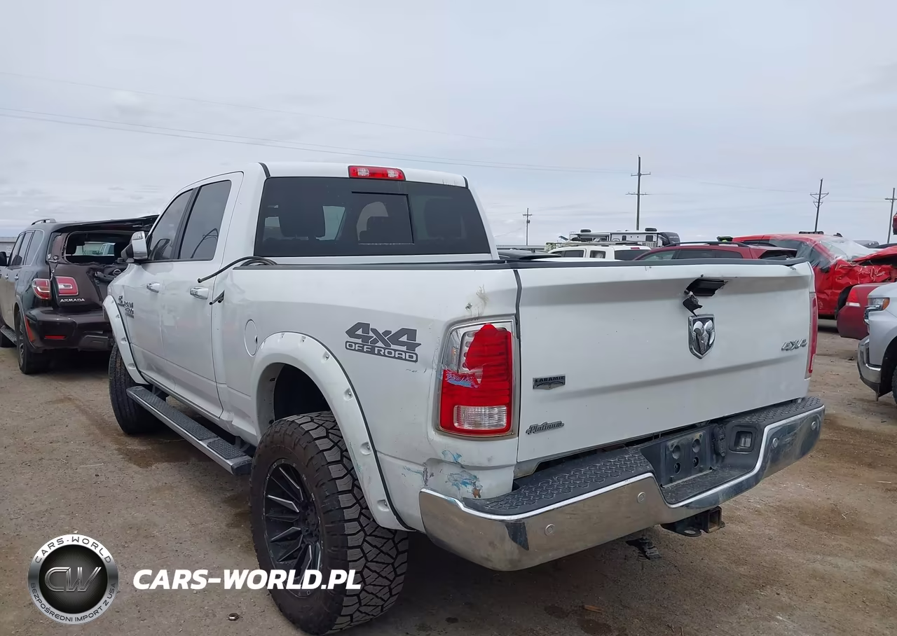 2017 Ram 2500 Laramie 4X4 6'4 Box VIN:3C6UR5FL6HG568886 - 3