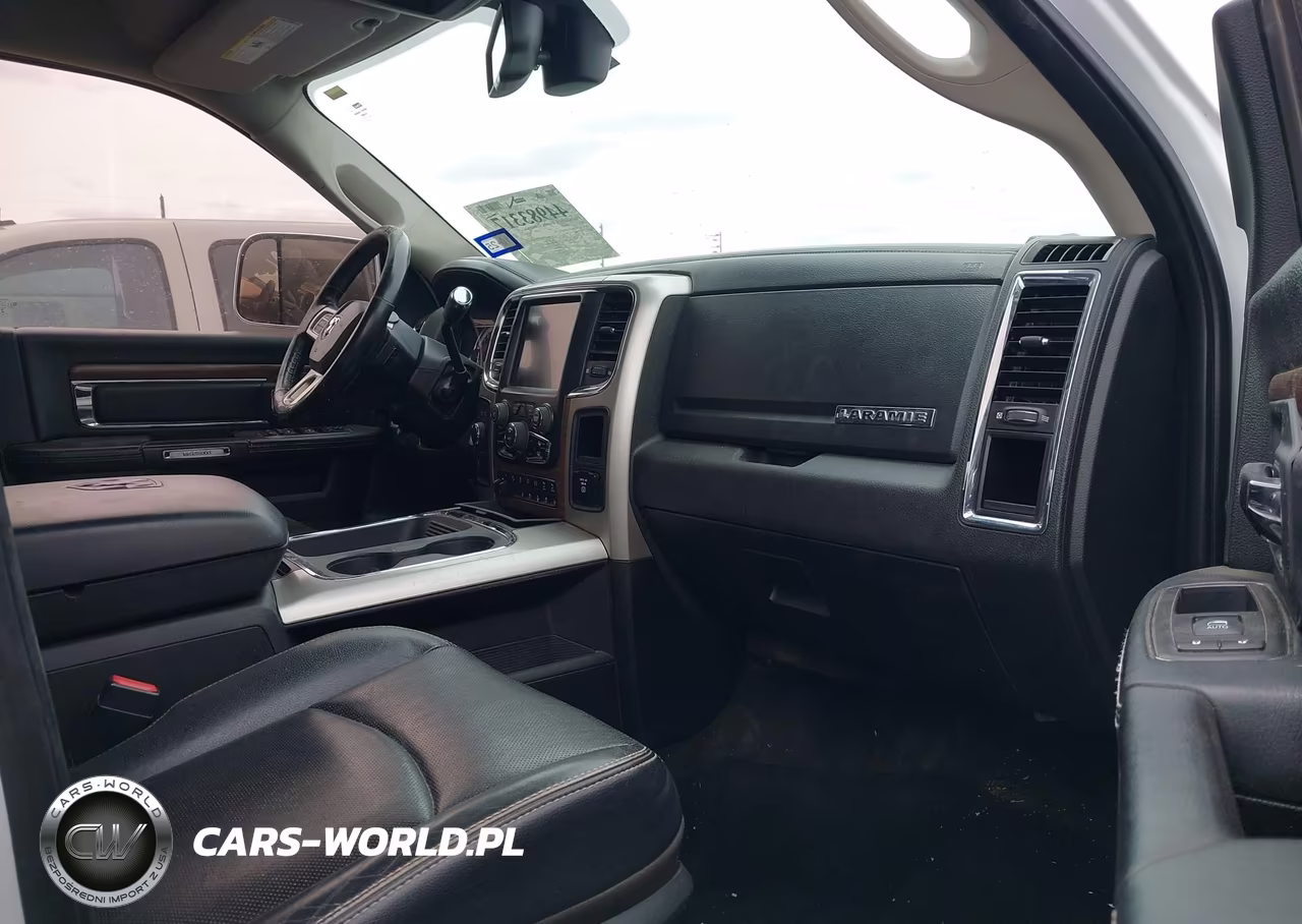 2017 Ram 2500 Laramie 4X4 6'4 Box VIN:3C6UR5FL6HG568886 - 5