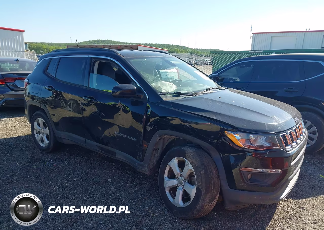 2017 Jeep New Compass Latitude 4X4 – zdjęcie 1 z 16