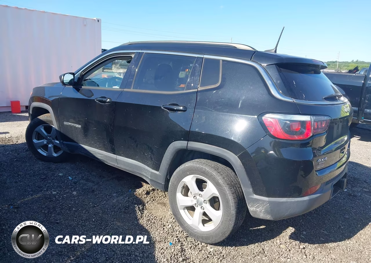 2017 Jeep New Compass Latitude 4X4 VIN:3C4NJDBB7HT692393 - 3