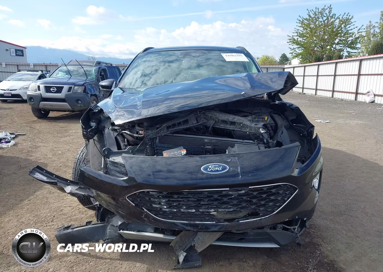 2020 Ford Escape Titanium VIN:1FMCU9J99LUA15155 - 13