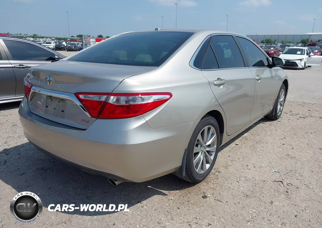 2017 Toyota Camry Xle VIN:4T1BF1FK9HU406316 - 4