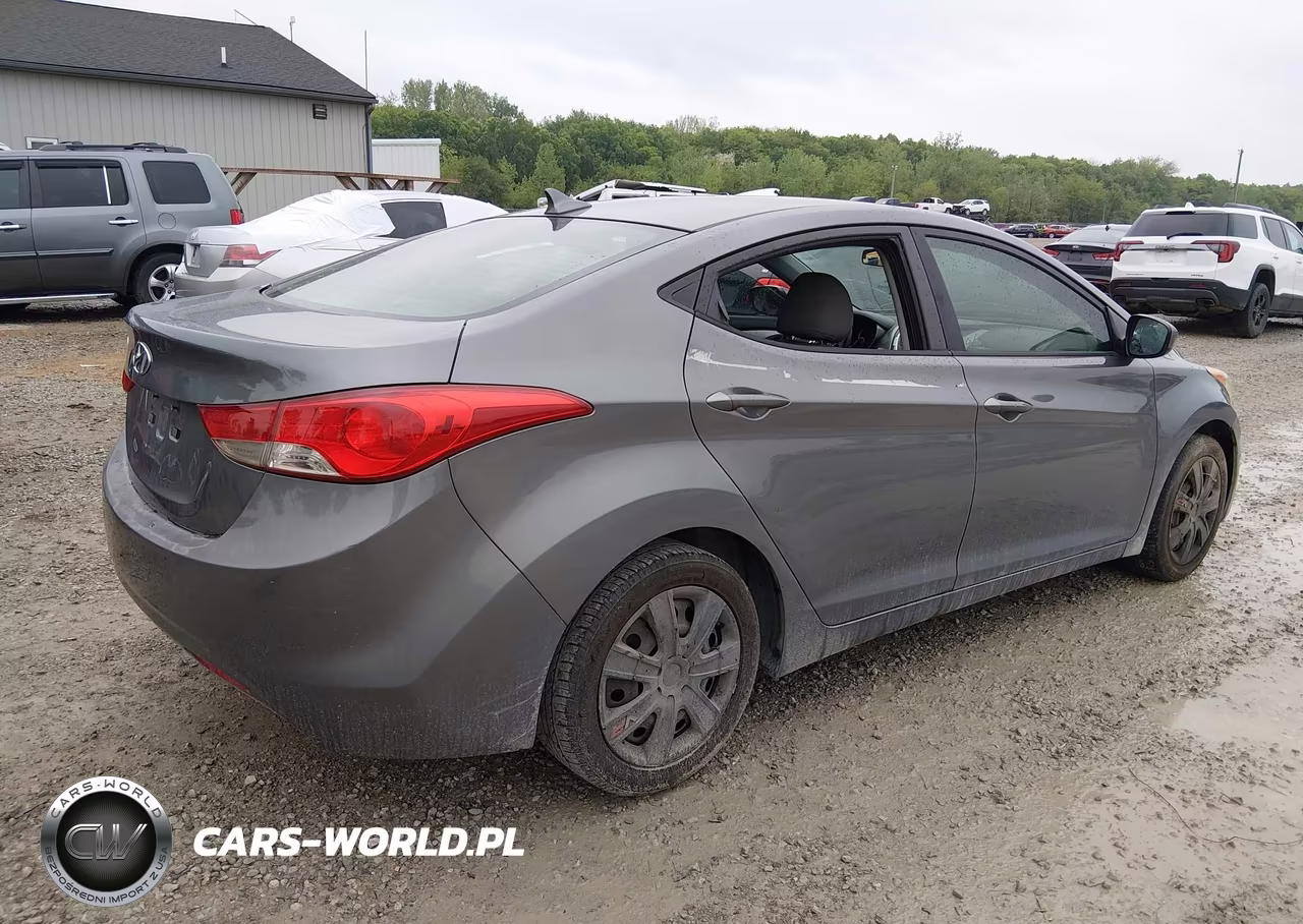2012 Hyundai Elantra Gls VIN:5NPDH4AE0CH107360 - 4