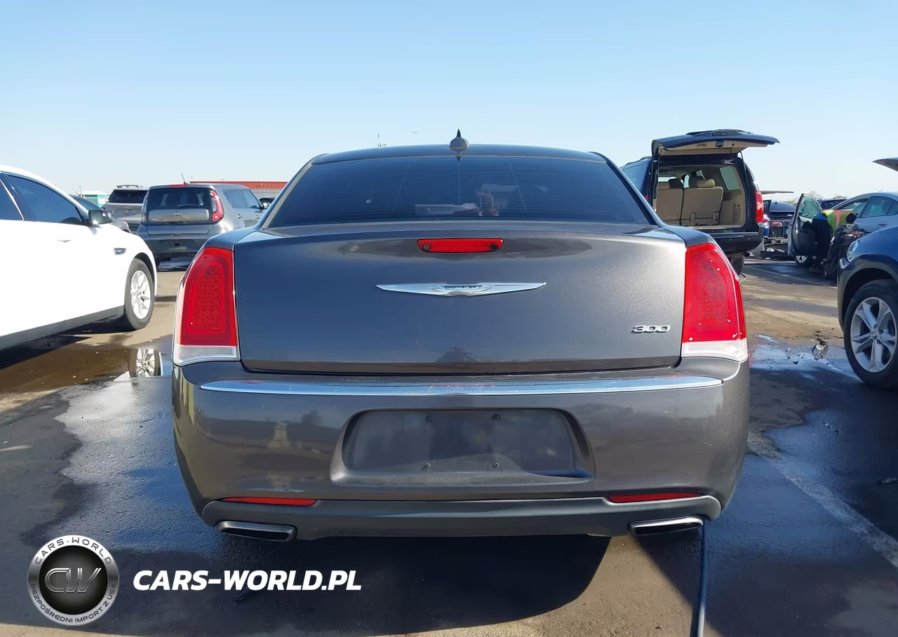 2015 Chrysler 300 Limited VIN:2C3CCAAGXFH801940 - 16
