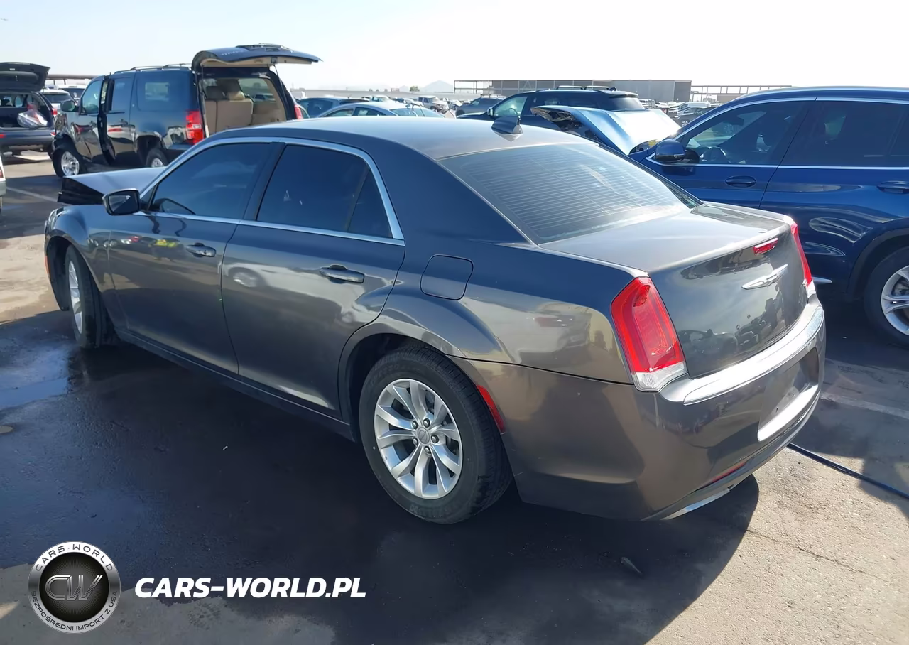2015 Chrysler 300 Limited VIN:2C3CCAAGXFH801940 - 3