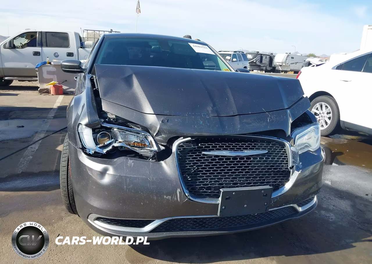 2015 Chrysler 300 Limited VIN:2C3CCAAGXFH801940 - 6
