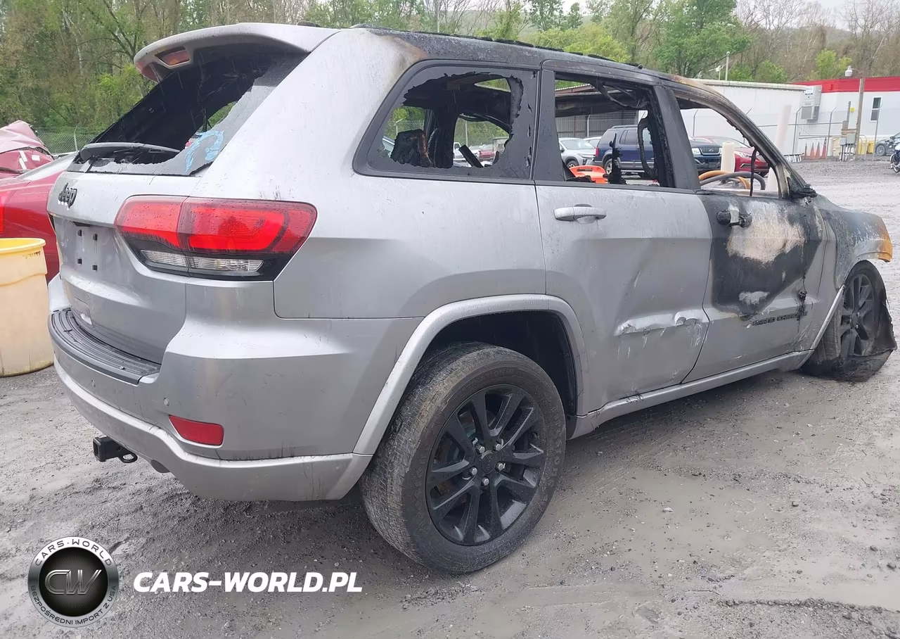 2019 Jeep Grand Cherokee Altitude 4X4 VIN:1C4RJFAG3KC569333 - 4