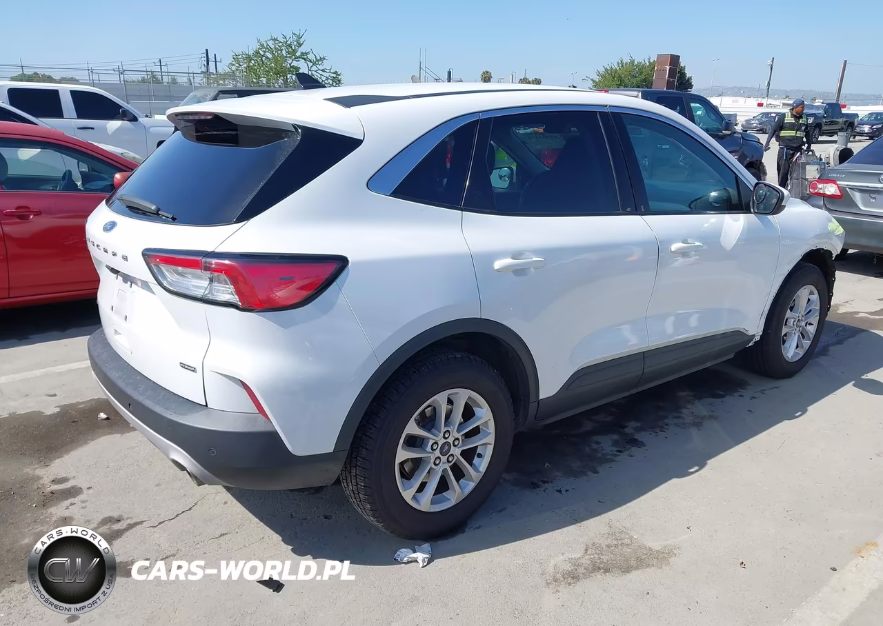 2021 Ford Escape Se Hybrid VIN:1FMCU0BZ8MUA43251 - 4