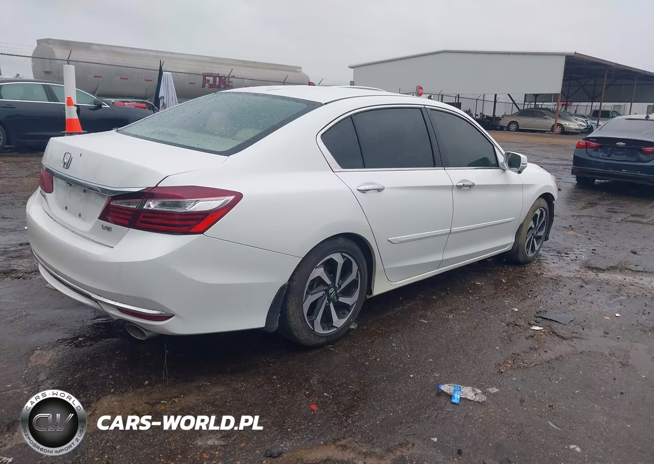 2017 Honda Accord Ex-L V6 VIN:1HGCR3F87HA006015 - 4
