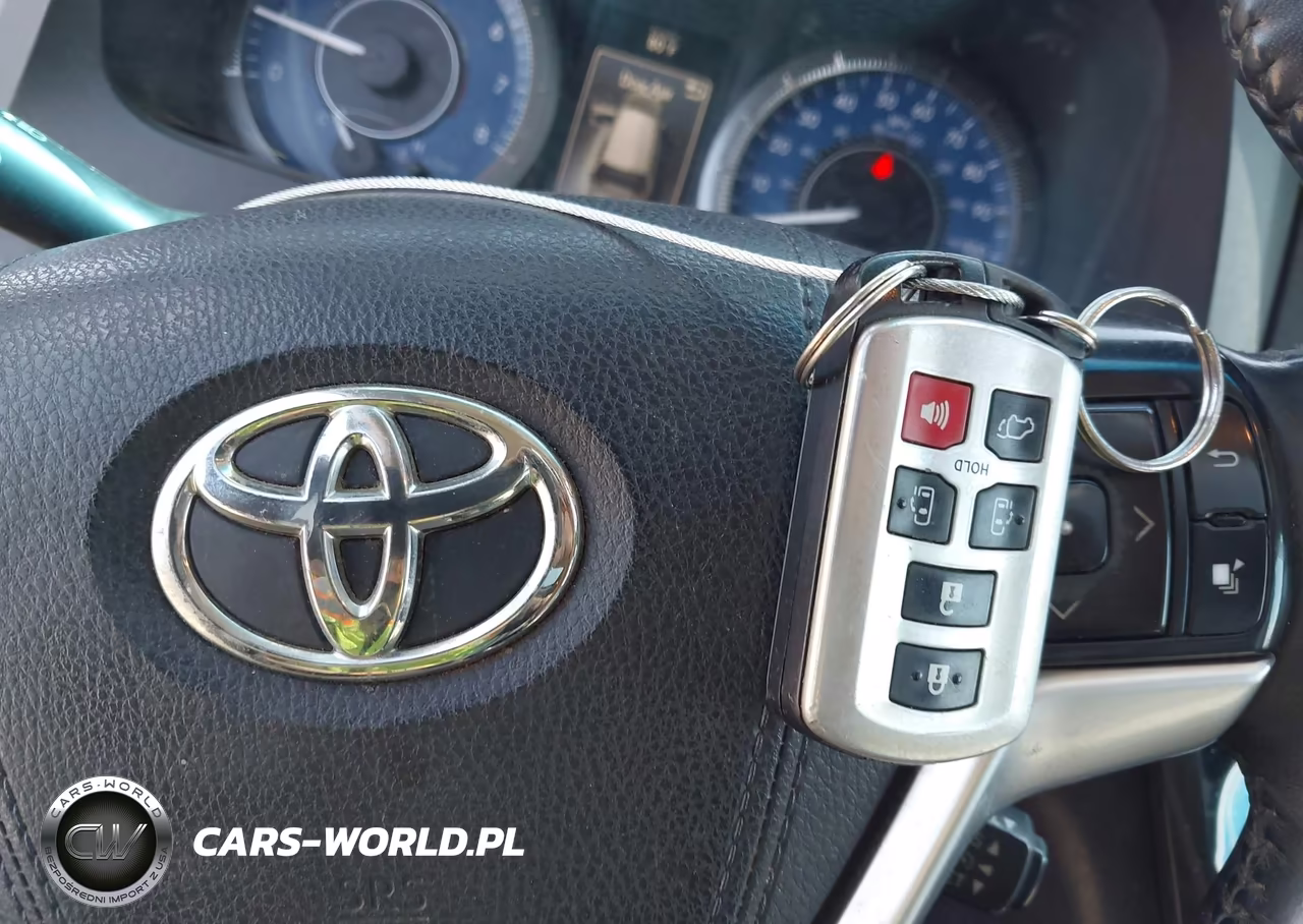 2016 Toyota Sienna Limited 7 Passenger VIN:5TDDK3DC0GS135715 - 11