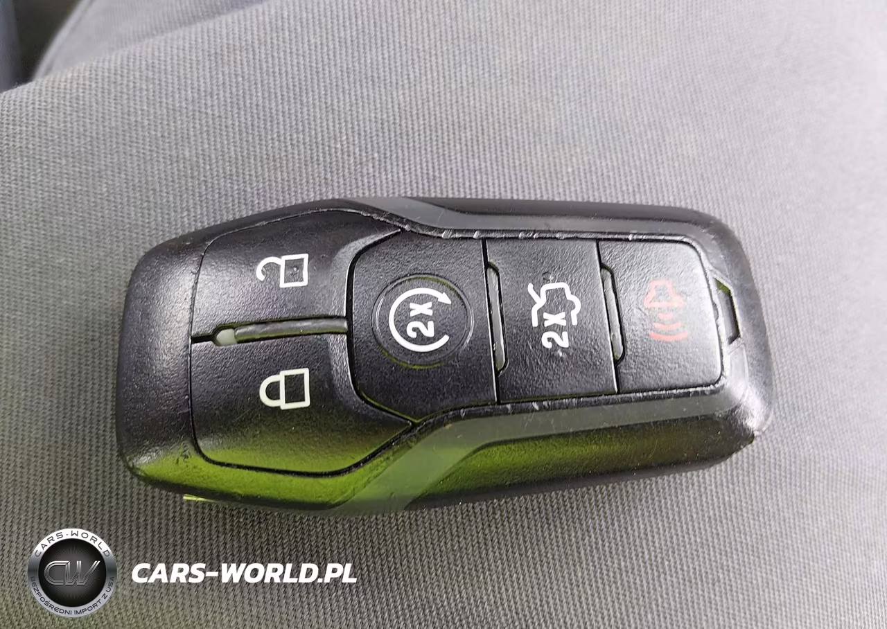 2014 Ford Fusion Titanium VIN:3FA6P0K98ER235504 - 11