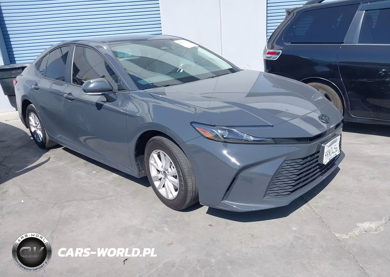 2025 Toyota Camry Le – zdjęcie 1 z 19