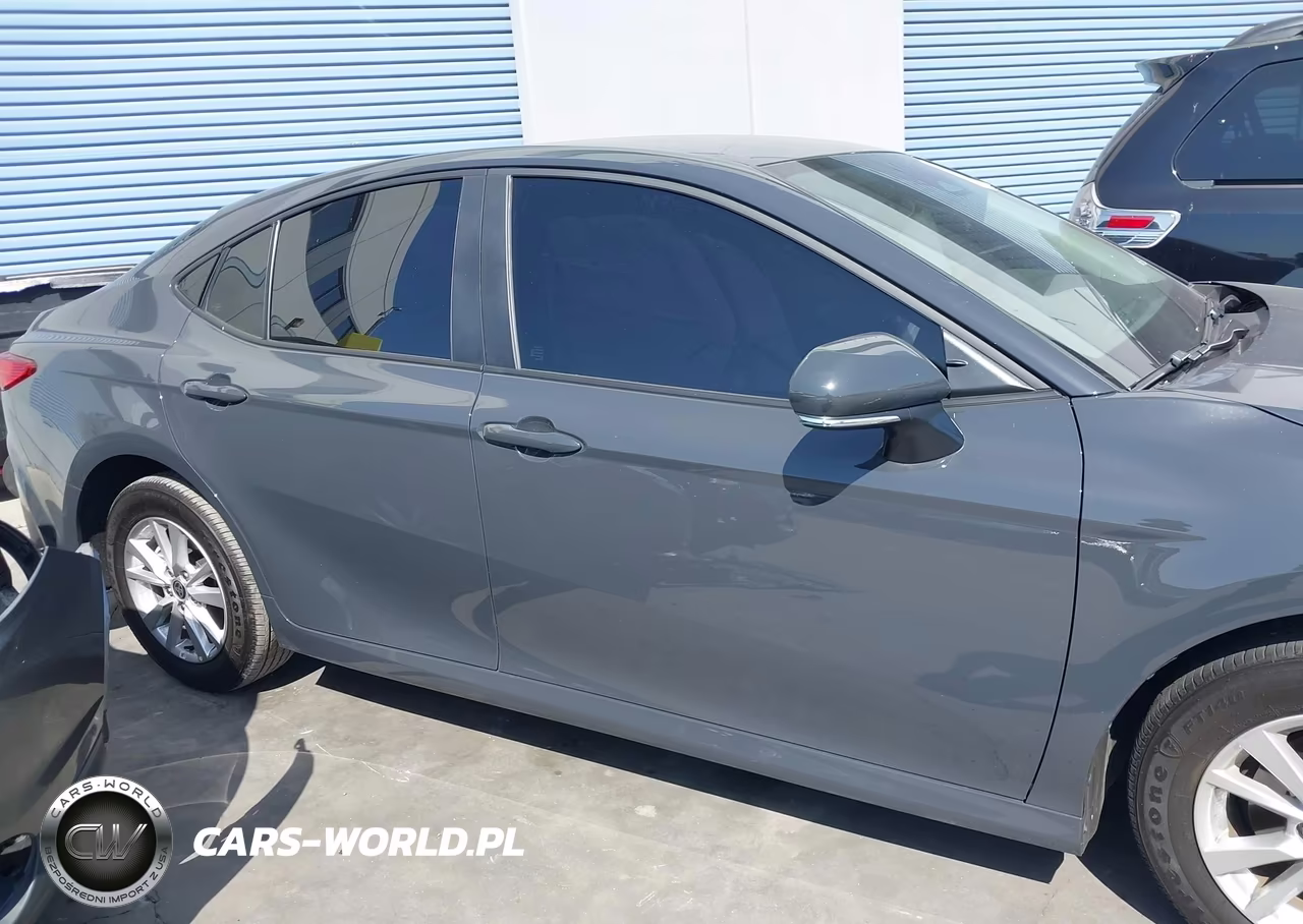 2025 Toyota Camry Le VIN:4T1DAACK3SU092228 - 13