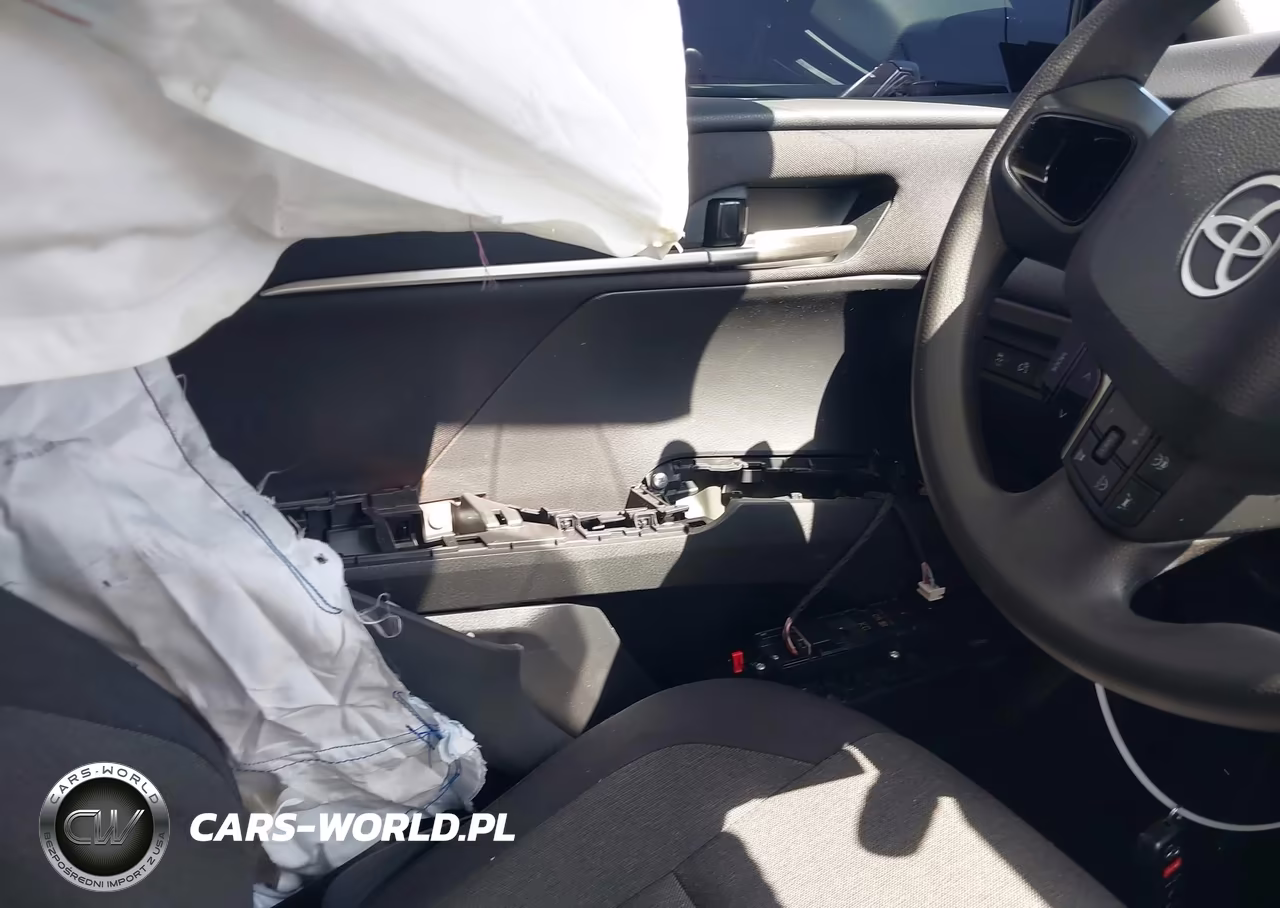 2025 Toyota Camry Le VIN:4T1DAACK3SU092228 - 19