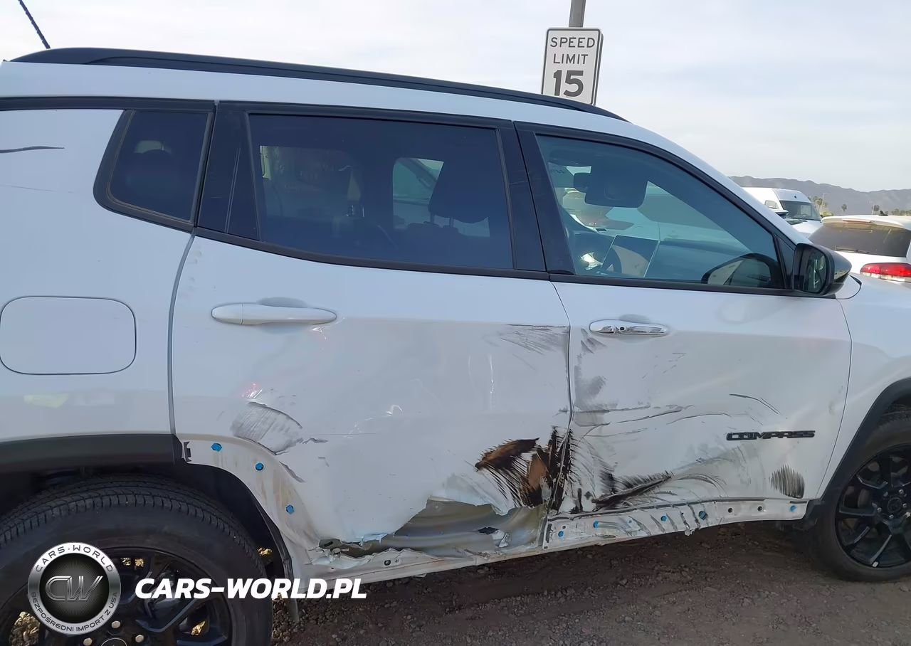 2025 Jeep Compass Latitude 4X4 VIN:3C4NJDBN8ST618112 - 13