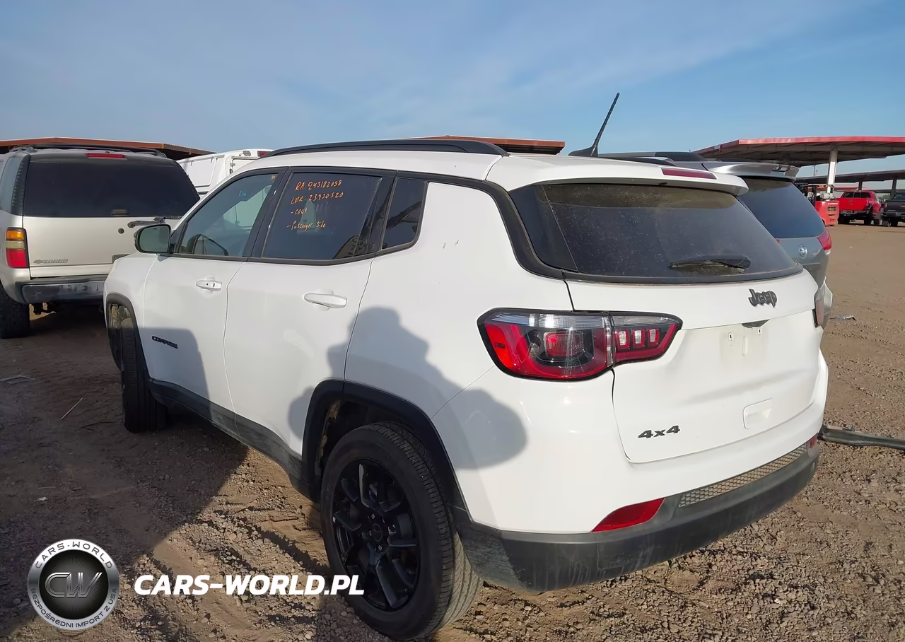 2025 Jeep Compass Latitude 4X4 VIN:3C4NJDBN8ST618112 - 3
