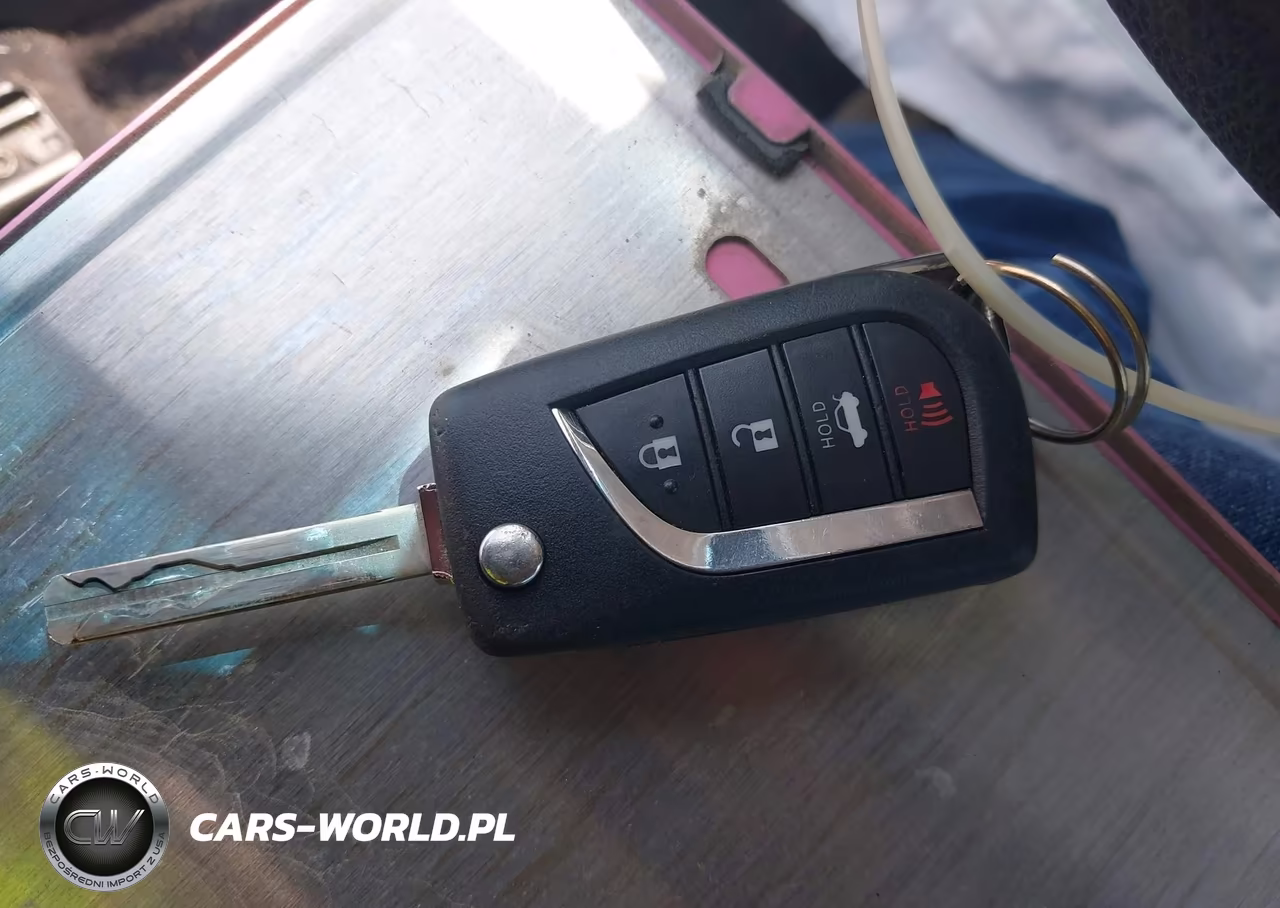 2019 Toyota Camry Le VIN:4T1B11HKXKU824757 - 11