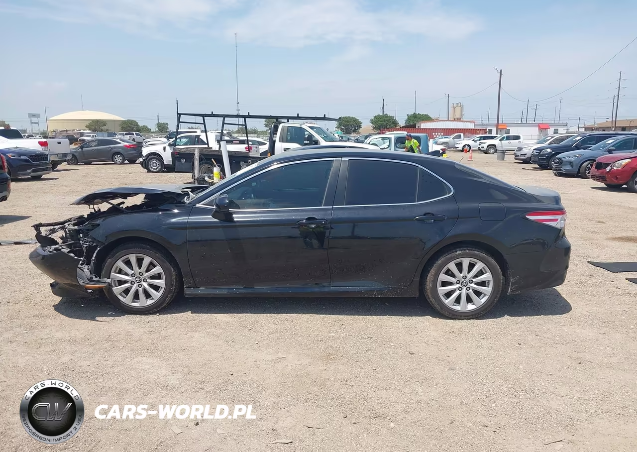 2019 Toyota Camry Le VIN:4T1B11HKXKU824757 - 15