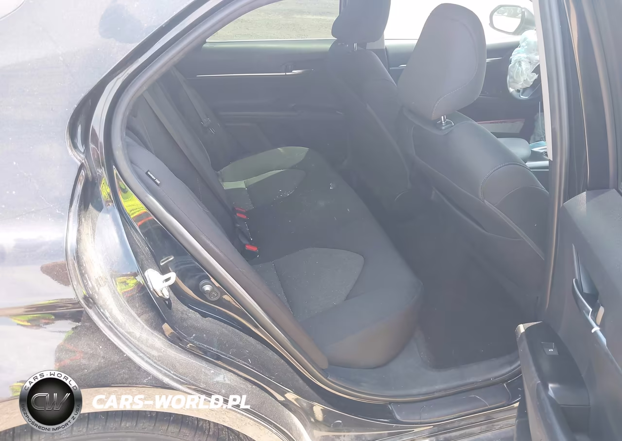 2019 Toyota Camry Le VIN:4T1B11HKXKU824757 - 8