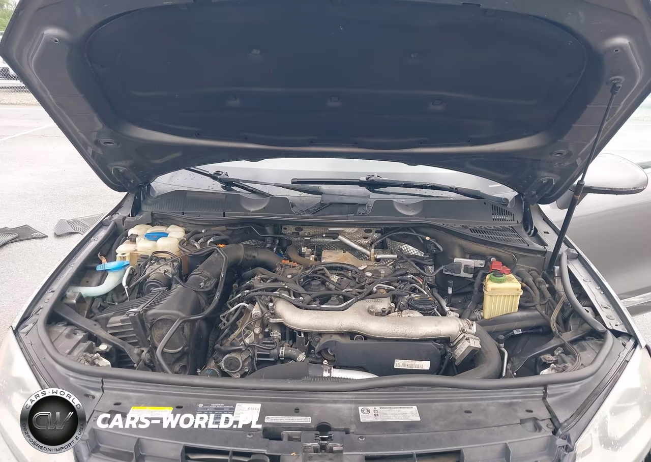 2012 Volkswagen Touareg Tdi Lux VIN:WVGFK9BP8CD002378 - 10