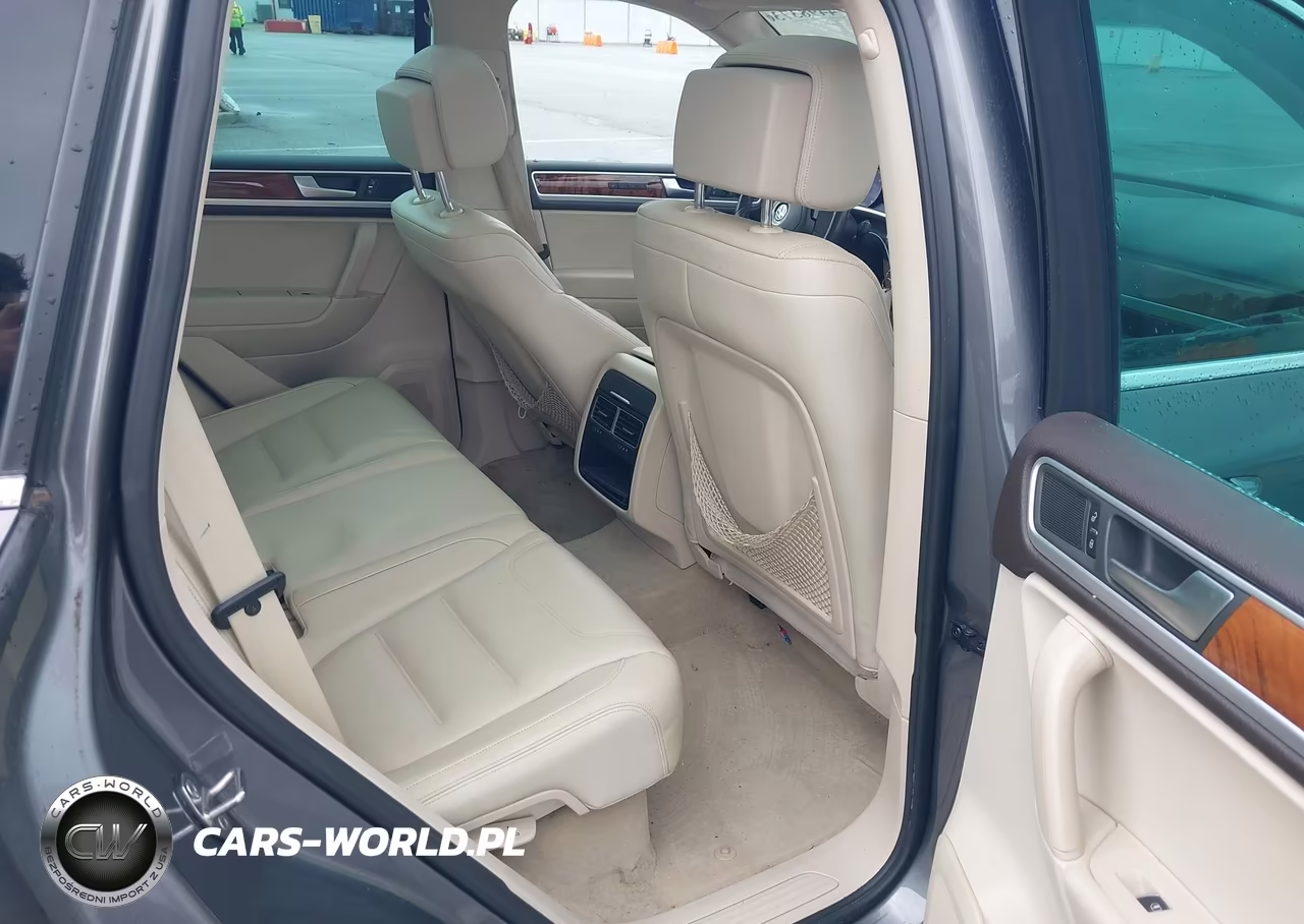 2012 Volkswagen Touareg Tdi Lux VIN:WVGFK9BP8CD002378 - 8