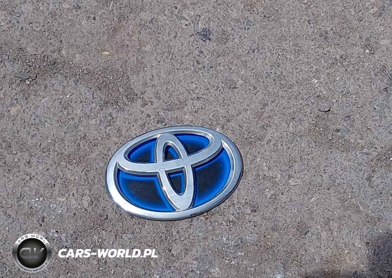 2015 Toyota Prius C Two VIN:JTDKDTB3XF1105721 - 12