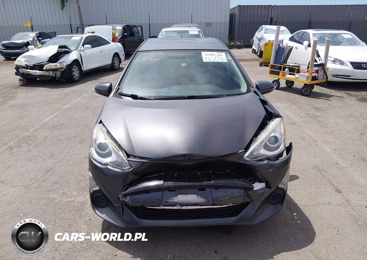 2015 Toyota Prius C Two VIN:JTDKDTB3XF1105721 - 13