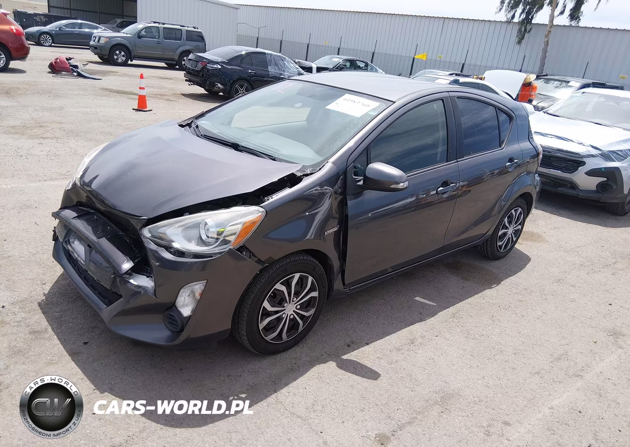2015 Toyota Prius C Two VIN:JTDKDTB3XF1105721 - 2
