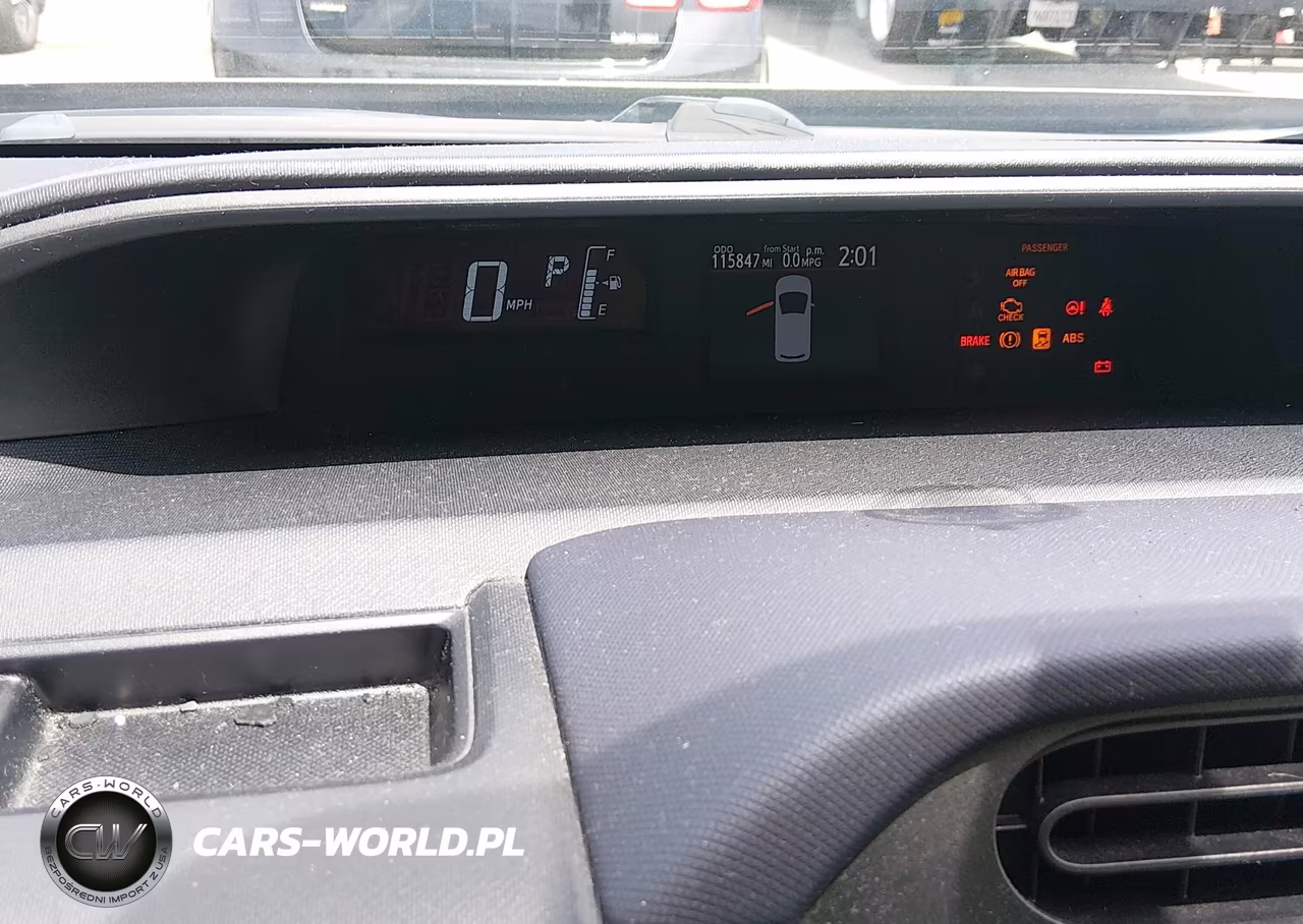 2015 Toyota Prius C Two VIN:JTDKDTB3XF1105721 - 7