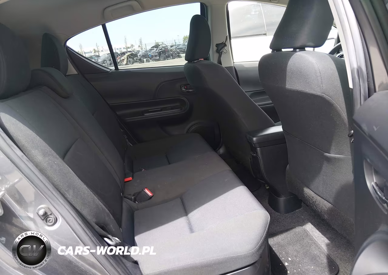 2015 Toyota Prius C Two VIN:JTDKDTB3XF1105721 - 8