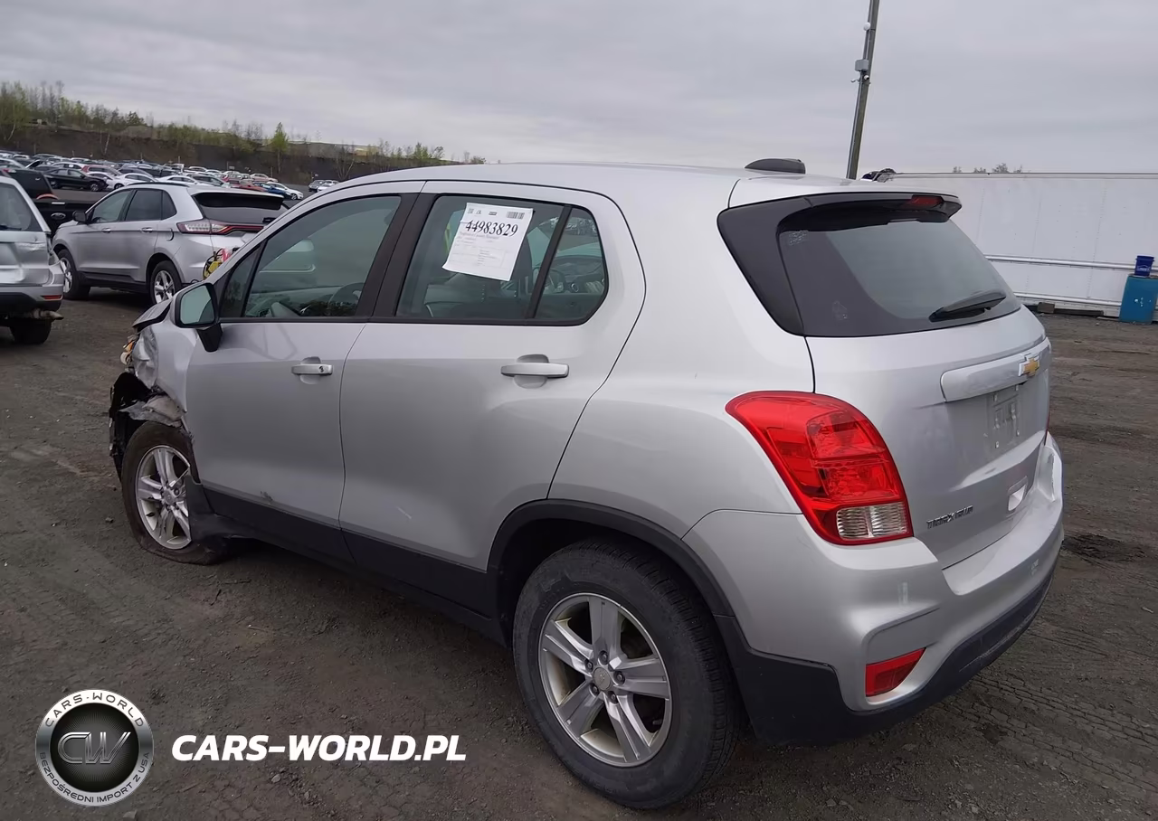 2018 Chevrolet Trax Ls VIN:3GNCJNSB6JL246956 - 3