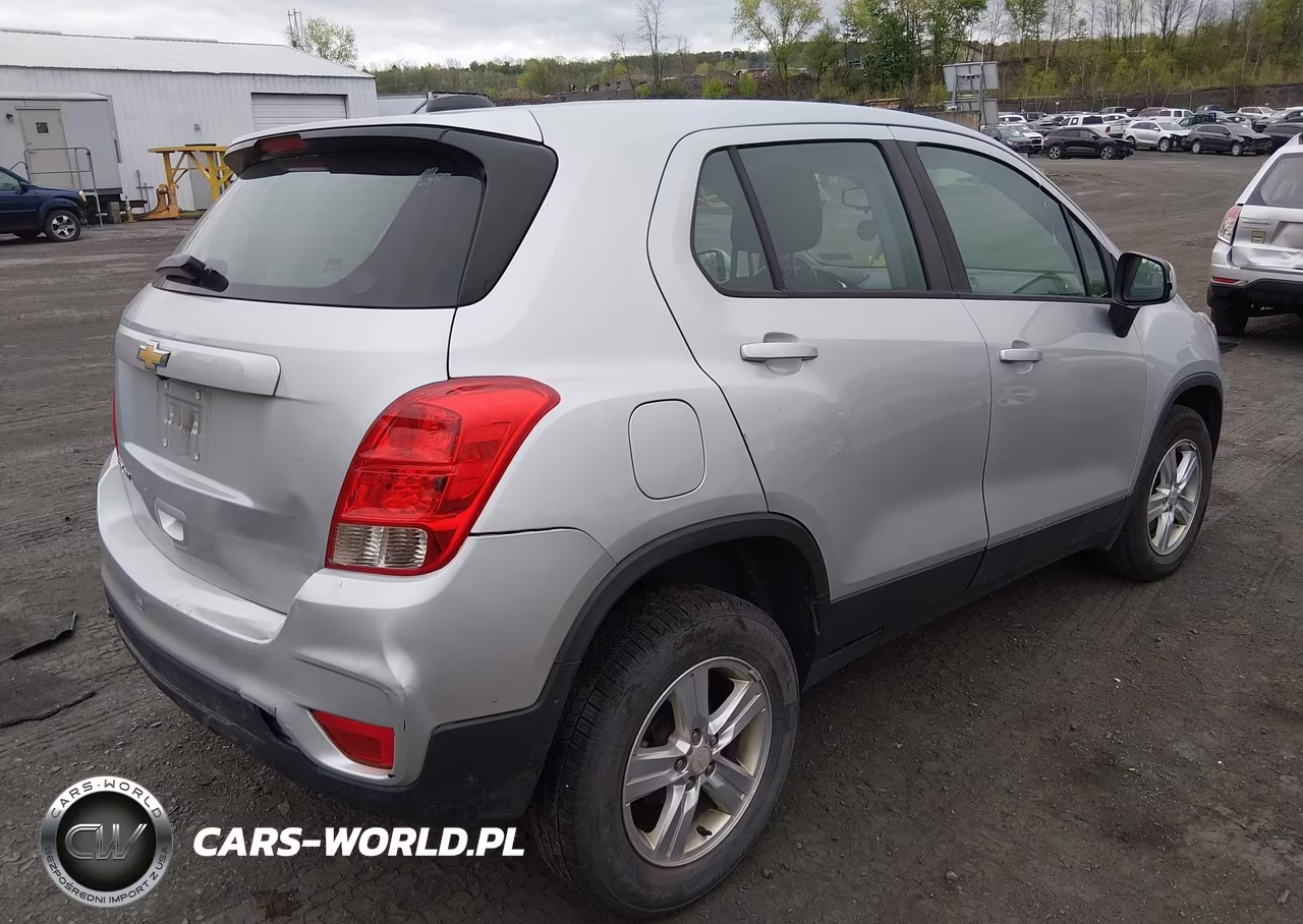 2018 Chevrolet Trax Ls VIN:3GNCJNSB6JL246956 - 4