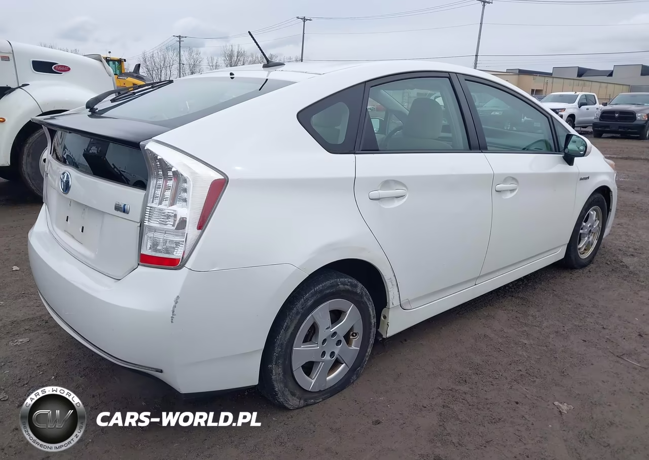 2011 Toyota Prius Three VIN:JTDKN3DU1B5309670 - 4