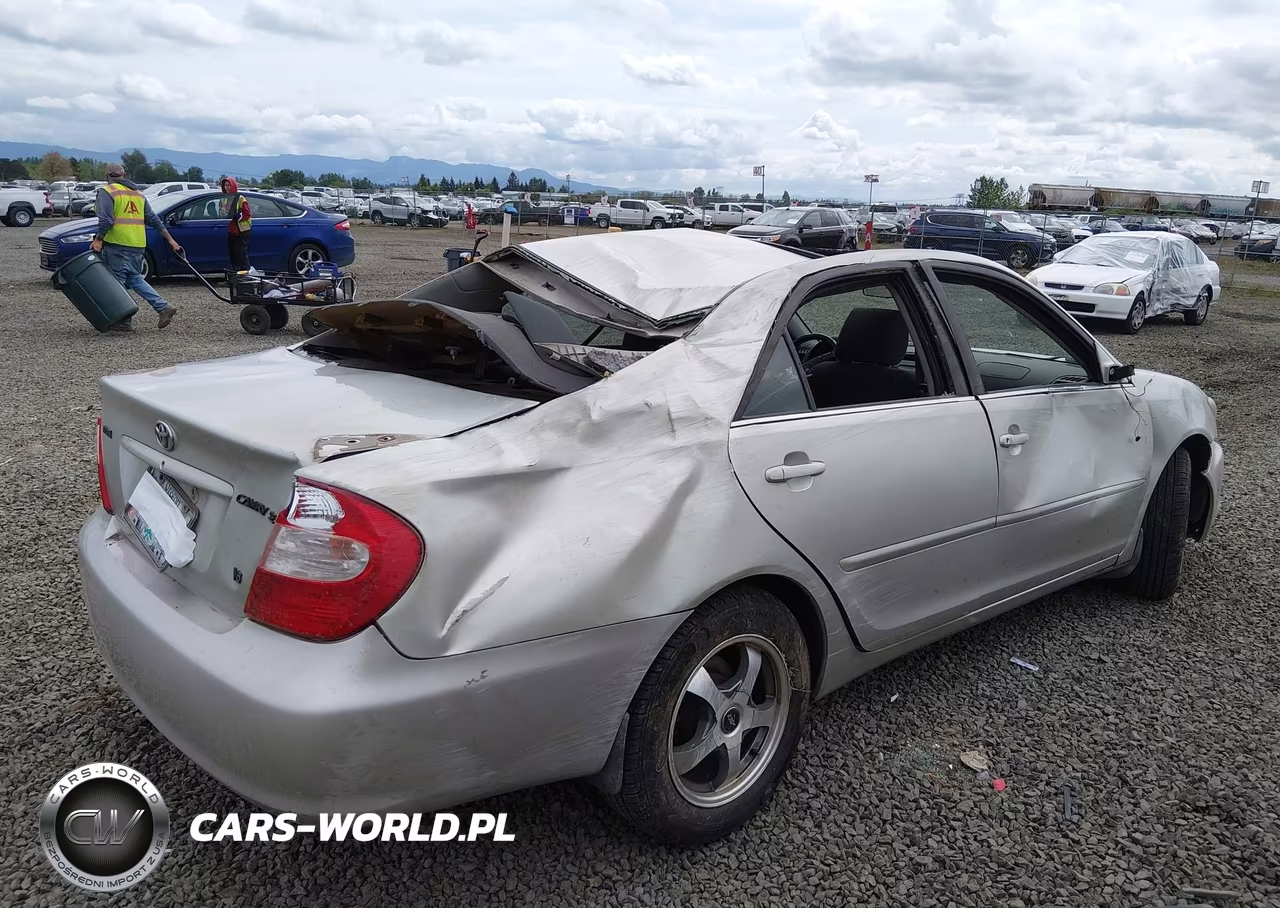 2002 Toyota Camry Le-Se-Xle VIN:JTDBF32KX20029595 - 4