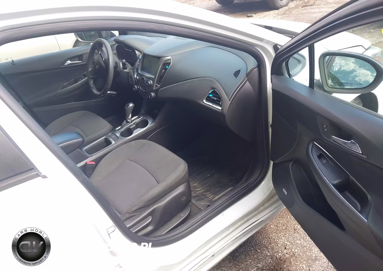 2018 Chevrolet Cruze Lt Auto VIN:1G1BE5SM1J7146982 - 5