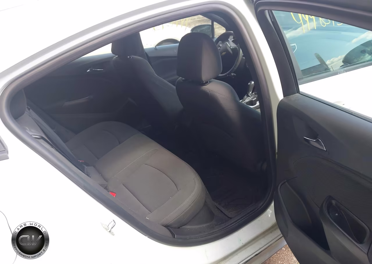 2018 Chevrolet Cruze Lt Auto VIN:1G1BE5SM1J7146982 - 8