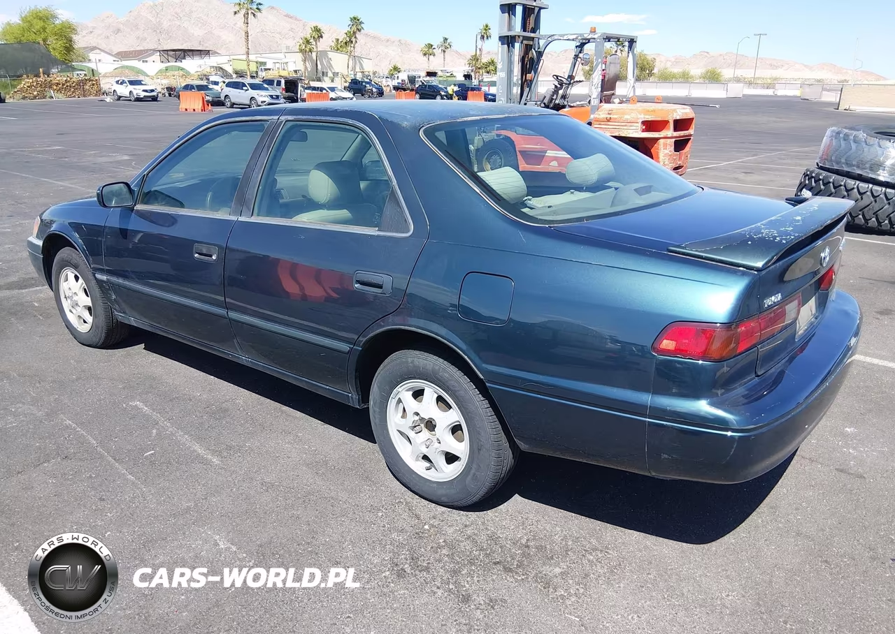 1997 Toyota Camry Le VIN:JT2BG22K5V0057700 - 3